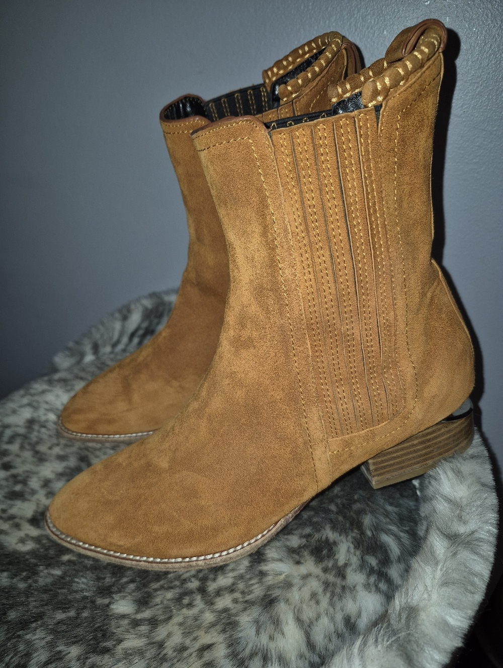 Alexander Wang Tan Suede Chelsea Ankle Boots Size 38(7-7.5)